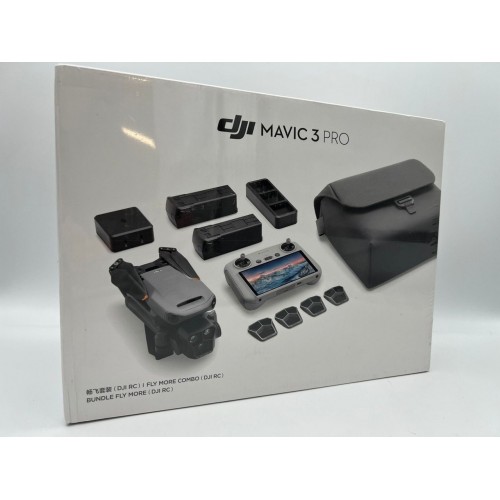 Квадрокоптер DJI Mavic 3 Fly More Combo в Красноярске DJI RC / с экраном