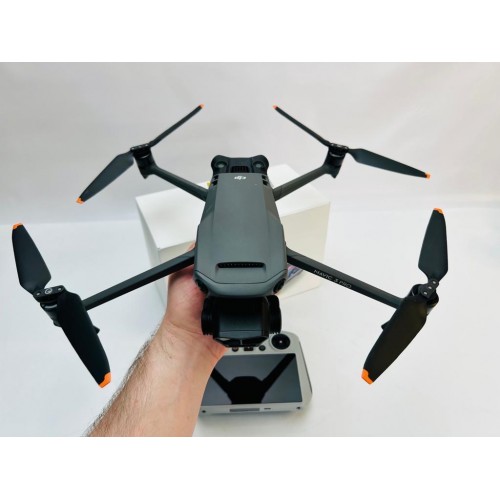Квадрокоптер DJI Mavic 3 Pro в Красноярске с пультом DJI RC
